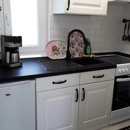 In Mit Terrasse Und Garten 度假居 *