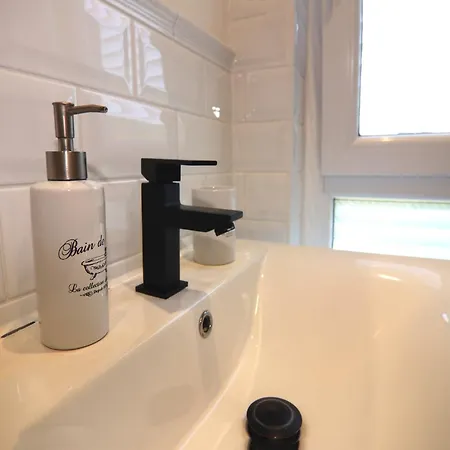 In Mit Terrasse Und Garten 度假居 *