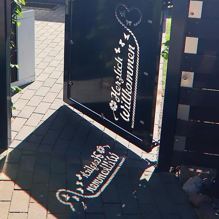 In Mit Terrasse Und Garten 度假居