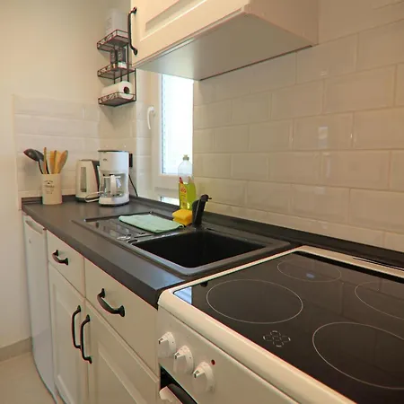 In Mit Terrasse Und Garten 度假居 *