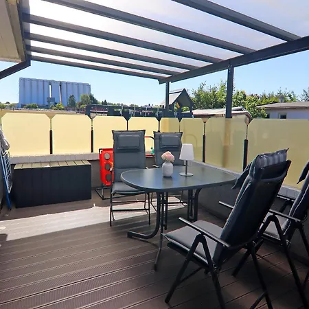 Holiday home Serene In With Garden Neubukow