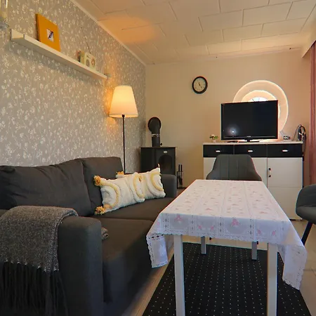 In Mit Terrasse Und Garten Neubukow