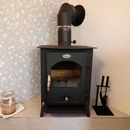 In Mit Terrasse Und Garten