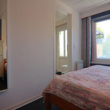 度假居 In Mit Terrasse Und Garten