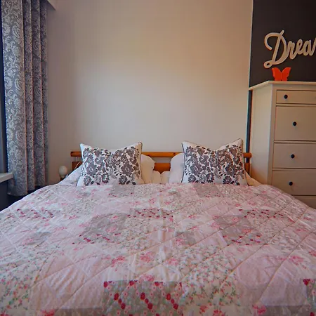 Serene In With Garden Holiday home Neubukow
