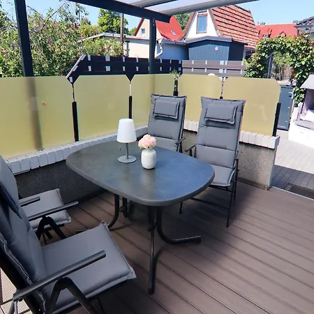 度假居 In Mit Terrasse Und Garten *