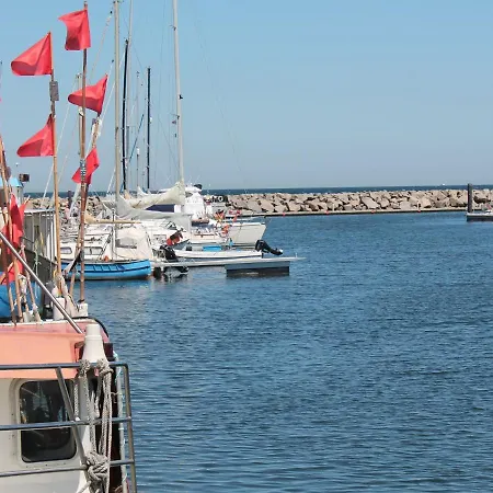 In Mit Terrasse Und Garten * Neubukow
