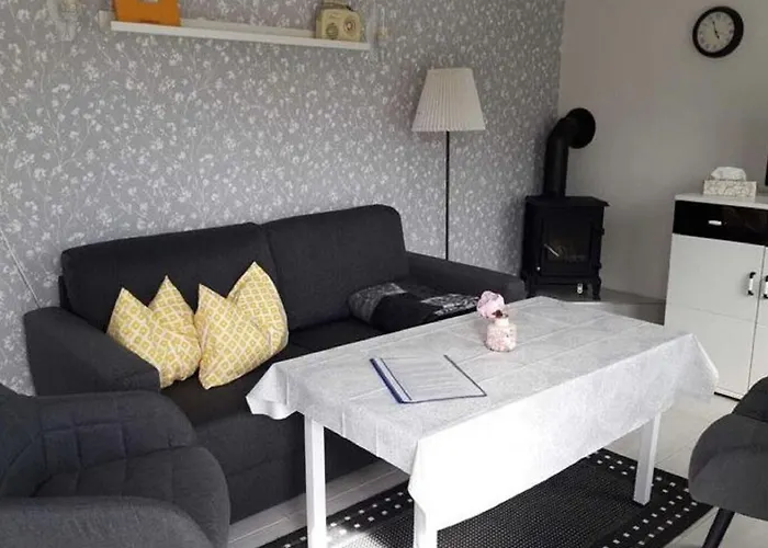 In Mit Terrasse Und Garten Дом отдыха