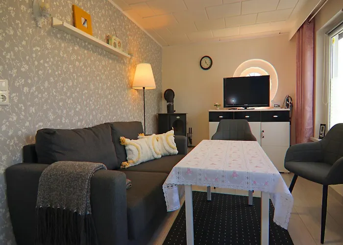 In Mit Terrasse Und Garten Neubukow