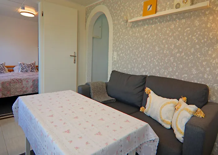 In Mit Terrasse Und Garten Дом отдыха *